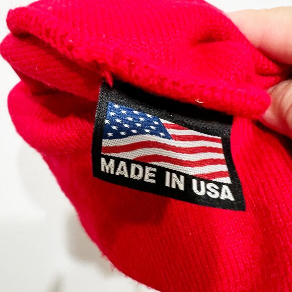 Taylor Swift pom pom holiday beanie - Picture 2 of 3